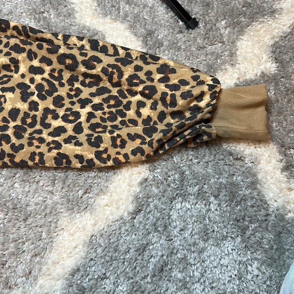Leopard print cropped hoodie. Lightweight. Size XL and small. - Picture 3 of 4